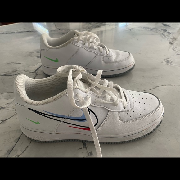 EUC Nike Air Force 1 size 7Y - Picture 2 of 8